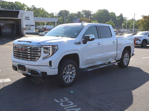 Used 2023 GMC Sierra 1500 Denali AWD/4WD image 5