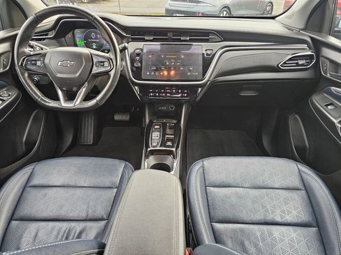 Used 2022 Chevrolet Bolt EUV LT w/ Convenience Package image 15