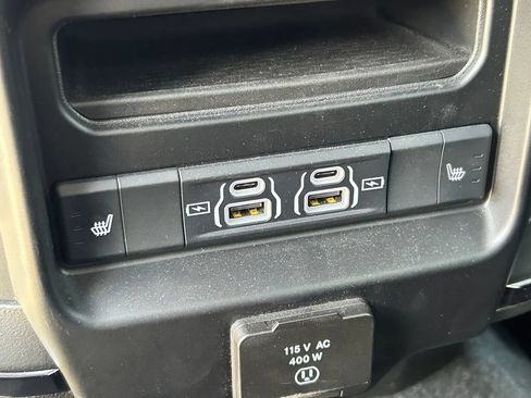 Used 2025 RAM 3500 Limited AWD/4WD image 24