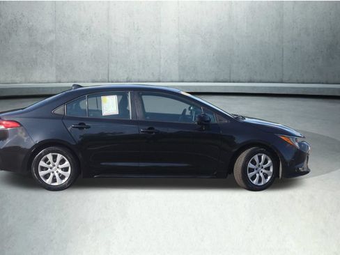 Used 2020 Toyota Corolla LE FWD image 10