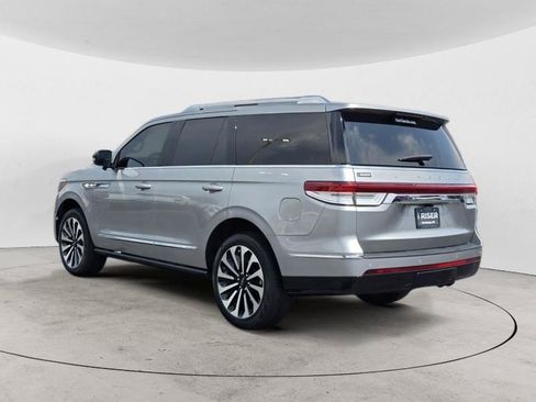 Used 2024 Lincoln Navigator Reserve AWD/4WD image 5