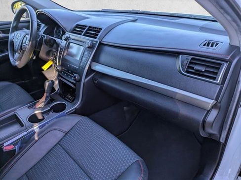 Used 2015 Toyota Camry SE image 20