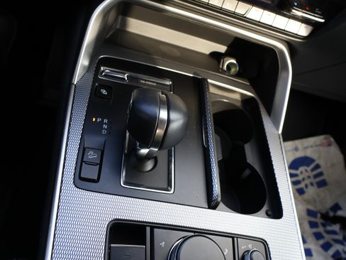 Certified 2025 MAZDA CX-70 Plug-In Hybrid w/ Premium Pkg image 32