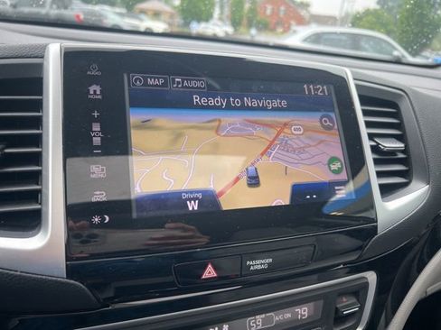 Used 2018 Honda Pilot Touring image 23
