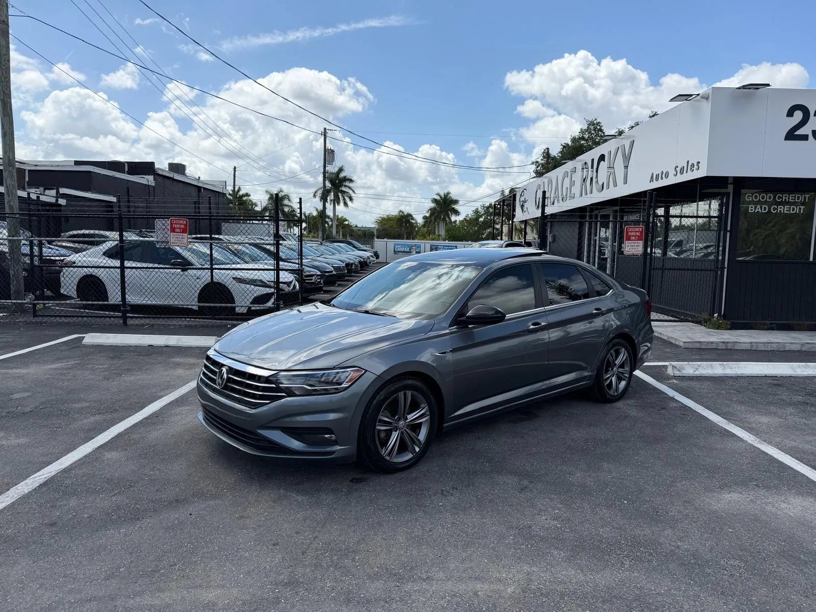 Used 2020 Volkswagen Jetta R-Line w/ R-Line Cold Weather Package FWD image 1