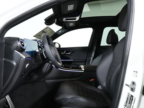 New 2026 Mercedes-Benz GLC 300 4MATIC image 3