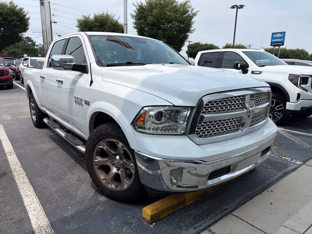 Used 2018 RAM 1500 Laramie AWD/4WD image 1