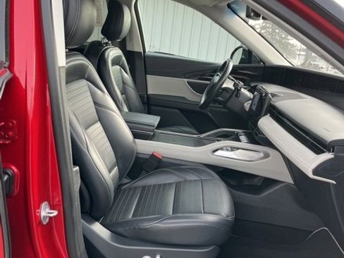 Used 2024 Lincoln Nautilus Reserve image 30