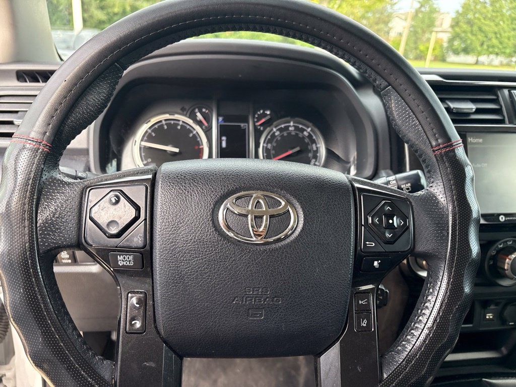Used 2020 Toyota 4Runner TRD Off-Road Premium w/ Moonroof Package AWD/4WD image 15