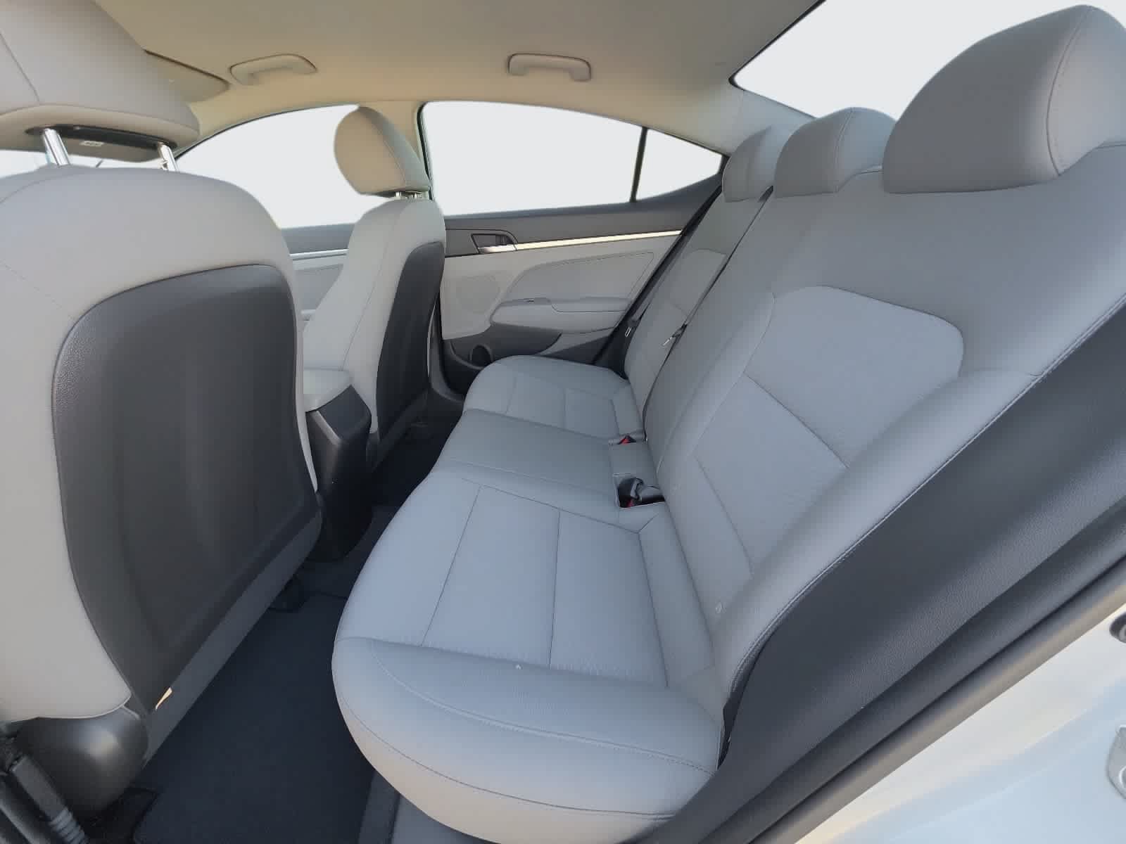 Used 2019 Hyundai Elantra SE FWD image 30