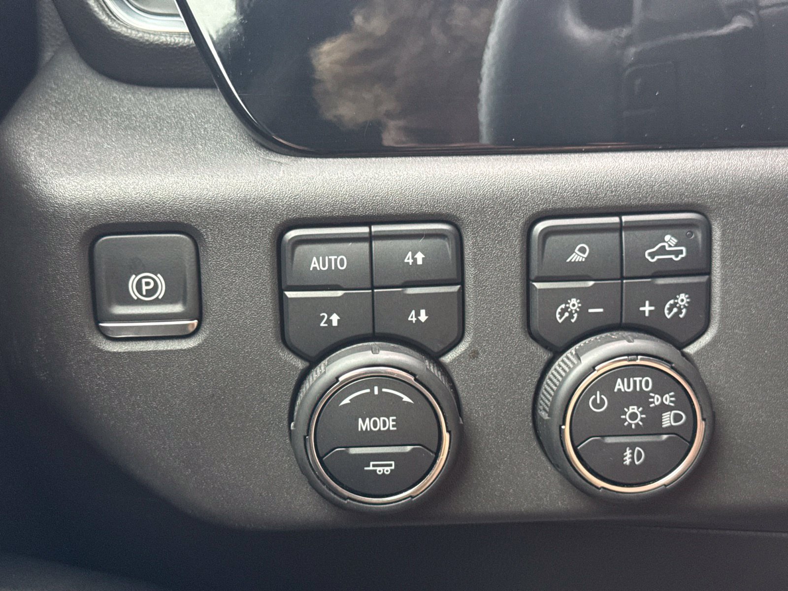 Used 2024 Chevrolet Silverado 1500 LT Trail Boss w/ LT Trail Boss Premium Package AWD/4WD image 21