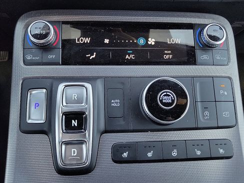 Used 2024 Hyundai Palisade Calligraphy image 15