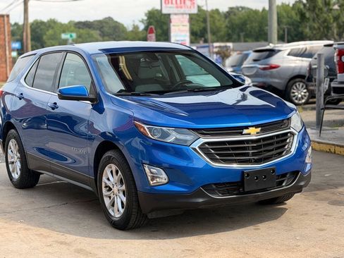 Used 2019 Chevrolet Equinox LT FWD image 1
