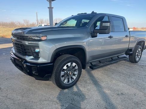 Used 2025 Chevrolet Silverado 2500 Custom w/ Custom Convenience Package image 1
