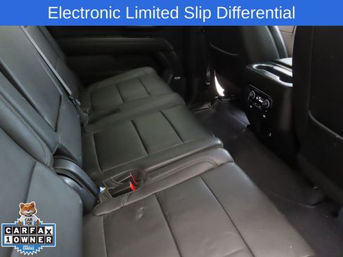 Used 2023 Chevrolet Suburban Z71 w/ Luxury Package image 25