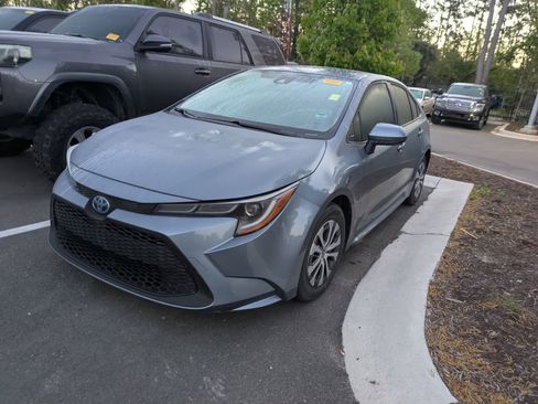 Used 2022 Toyota Corolla LE image 4