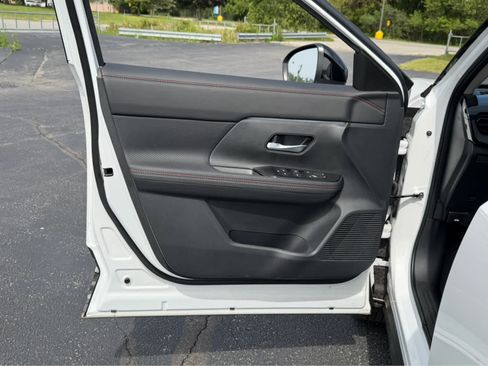Used 2026 Nissan Kicks SR w/ Cold Weather Package AWD/4WD image 20