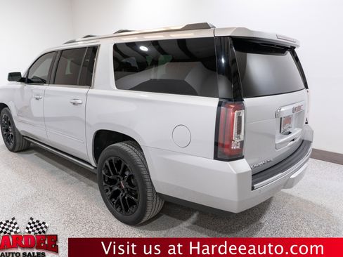 Used 2018 GMC Yukon XL Denali w/ Denali Ultimate Package AWD/4WD image 3