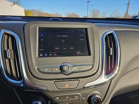 Used 2020 Chevrolet Equinox LT image 18