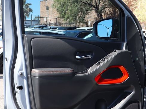 Used 2022 Nissan Frontier Pro-X RWD image 37