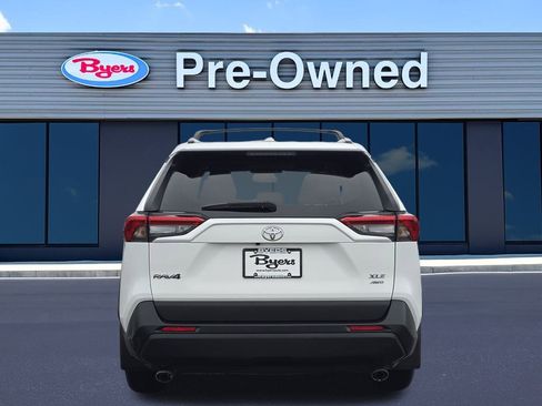 Used 2021 Toyota RAV4 XLE image 6