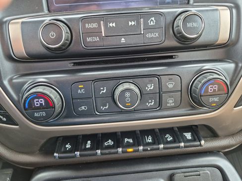 Used 2018 GMC Sierra 2500 Denali w/ Duramax Plus Package AWD/4WD image 18