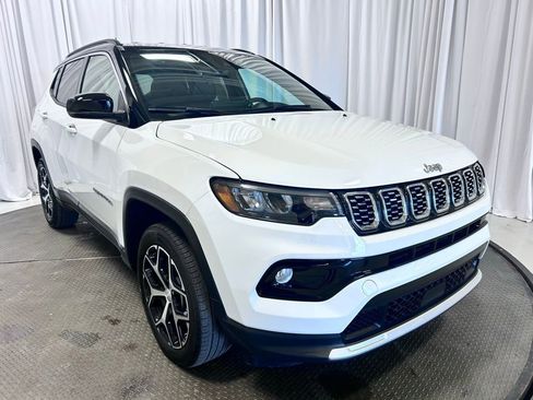 Used 2024 Jeep Compass Limited image 20