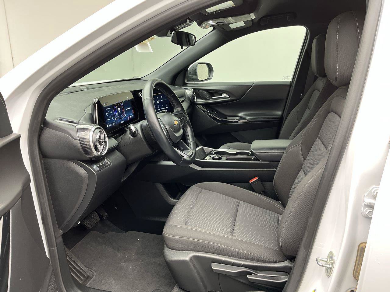 Certified 2026 Chevrolet Equinox LT AWD/4WD image 3