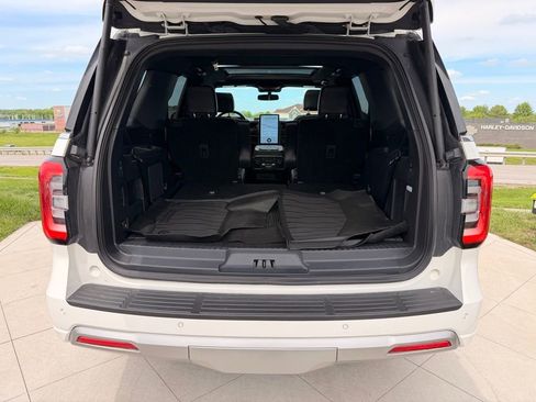 Used 2022 Ford Expedition Platinum AWD/4WD image 36