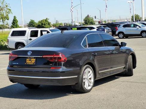 Used 2018 Volkswagen Passat 2.0T SEL Premium FWD image 4