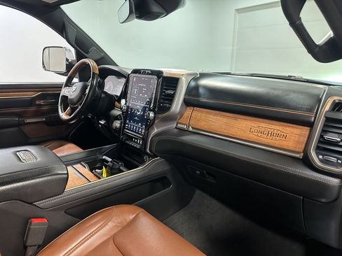 Used 2021 RAM 1500 Limited w/ Bed Utility Group image 18