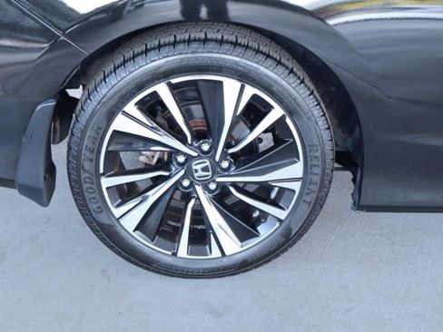 Used 2016 Honda Accord EX image 5