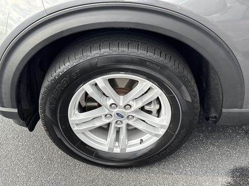 Used 2023 Ford Explorer XLT w/ Equipment Group 202A image 11