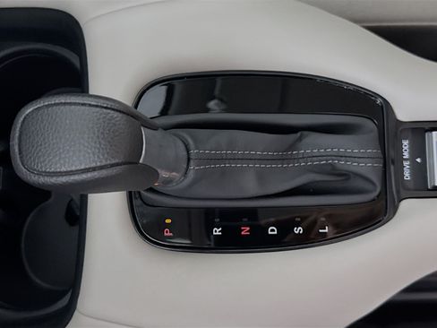 Certified 2026 Honda HR-V LX image 19