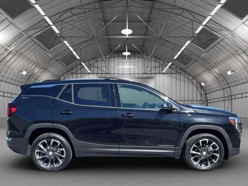 Used 2022 GMC Terrain SLT w/ Tech Package image 8