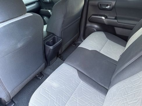 Used 2021 Toyota Tacoma TRD Off-Road w/ Technology Package AWD/4WD image 13
