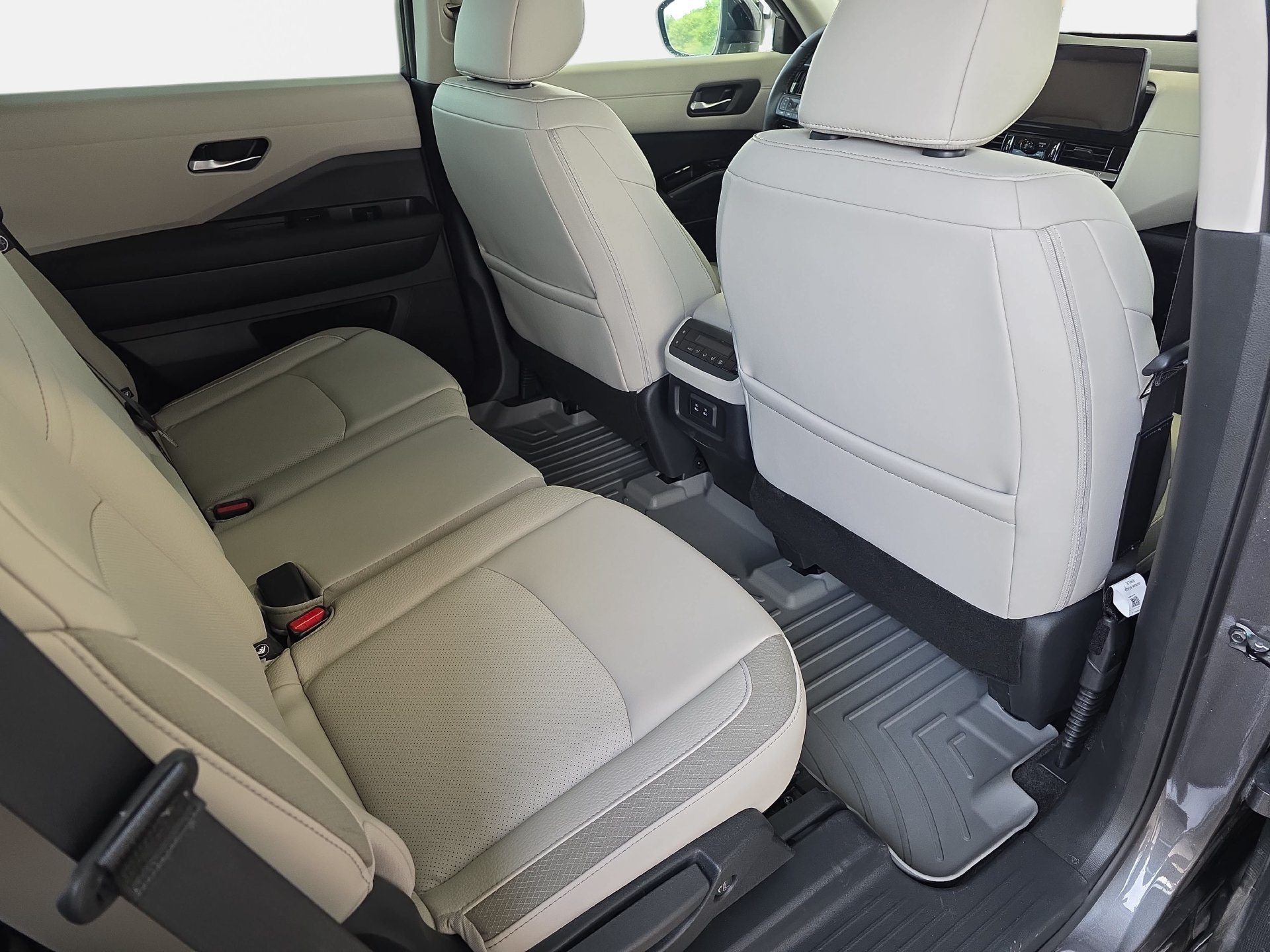New 2026 Nissan Pathfinder SL w/ Cargo Package FWD image 11