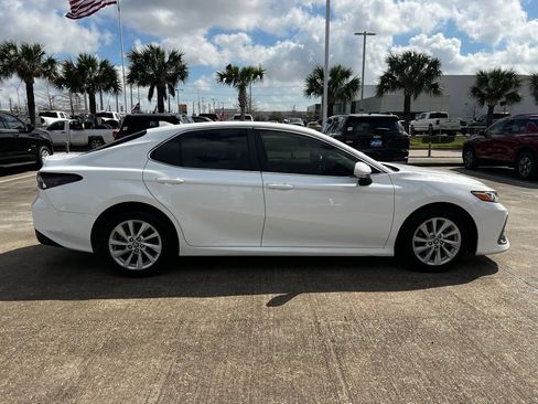 Used 2022 Toyota Camry LE w/ Cold Weather Package image 22