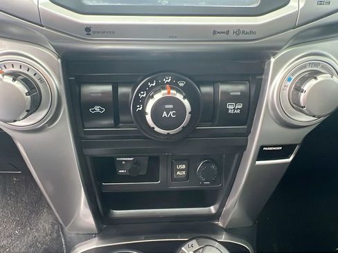 Used 2018 Toyota 4Runner SR5 Premium AWD/4WD image 21