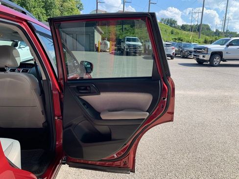 Used 2018 Subaru Forester 2.5i Premium AWD/4WD image 20