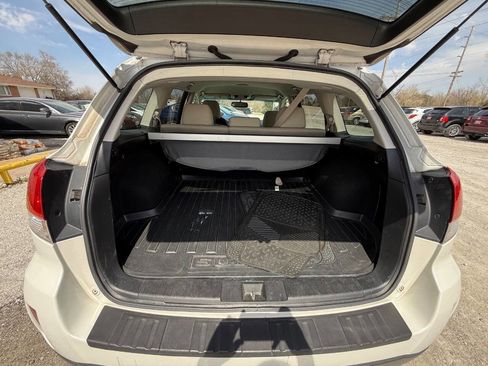 Used 2010 Subaru Outback 2.5i Premium image 20