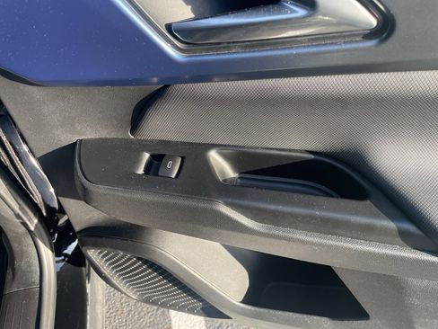 Used 2025 Chevrolet Equinox EV LT w/ Convenience Package image 42