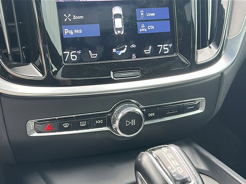 Used 2019 Volvo S60 T6 R-Design image 33