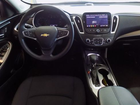 Used 2024 Chevrolet Malibu LT FWD image 9
