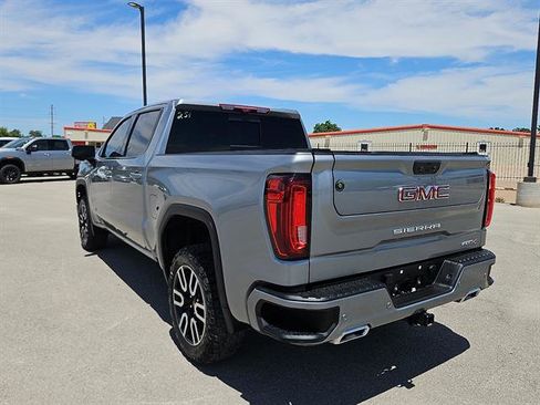 Used 2023 GMC Sierra 1500 AT4 w/ AT4 Premium Package AWD/4WD image 3