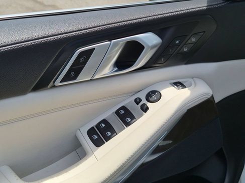 Used 2021 BMW X5 sDrive40i w/ Luxury Seating Package 2 RWD image 16