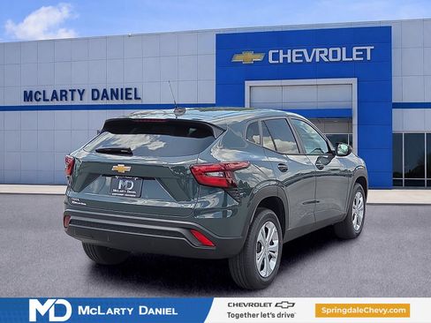 New 2026 Chevrolet Trax LS FWD image 5