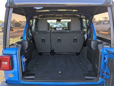 Used 2024 Jeep Wrangler Sahara image 12