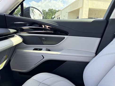 New 2026 Lincoln Nautilus Premier image 22