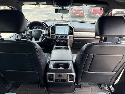 Used 2022 Ford F450 Lariat w/ Lariat Value Package AWD/4WD image 16